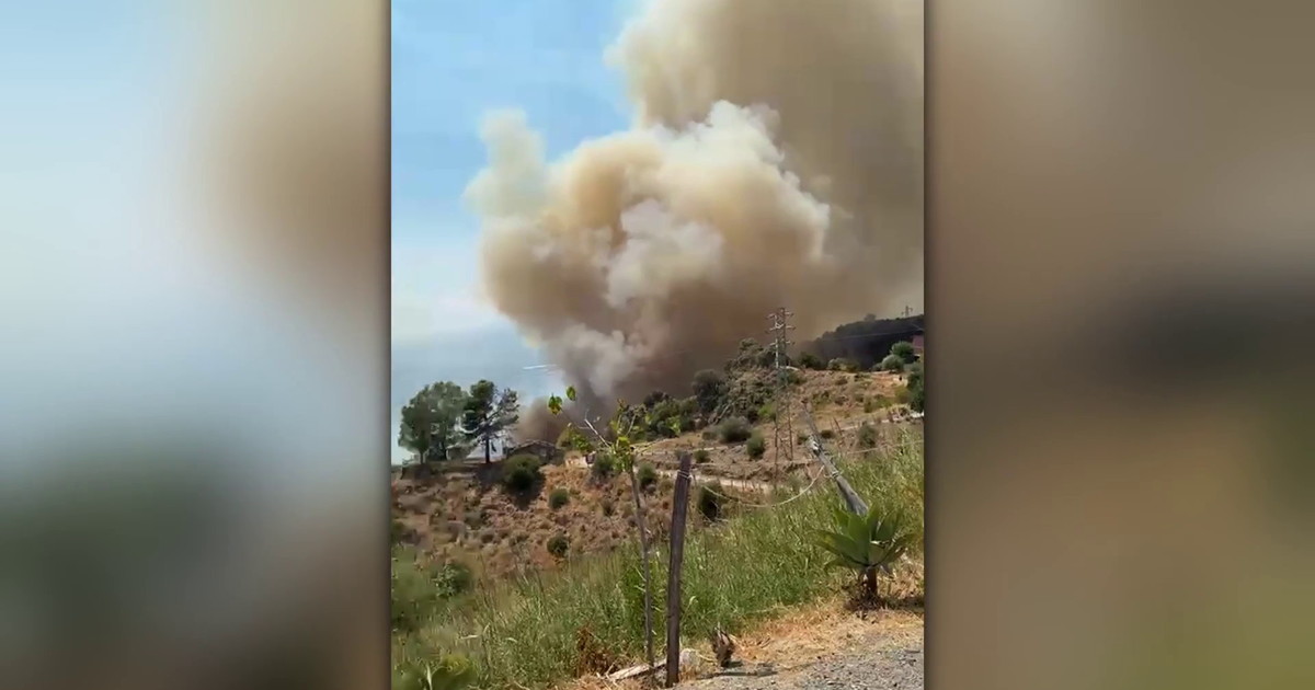 Incendio a Taormina, le fiamme minacciano le abitazioni