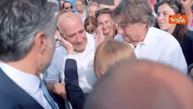 meloni ad amatrice un anziano si commuove la gioia pi249 grande meloni non mi far commuovere da Iltempo.it meloni ad amatrice un anziano si commuove la gioia pi249 grande meloni non mi far commuovere