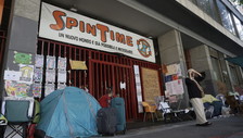 La trovata del Campidoglio: ex okkupanti di Spin Time a casa dei romani