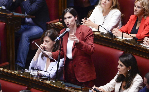 Schlein “E' il momento di tassare gli extraprofitti”