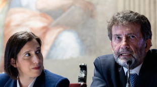 Pd, veleni e grandi manovre: contro Elly anche il correntone dei "contiani dem"