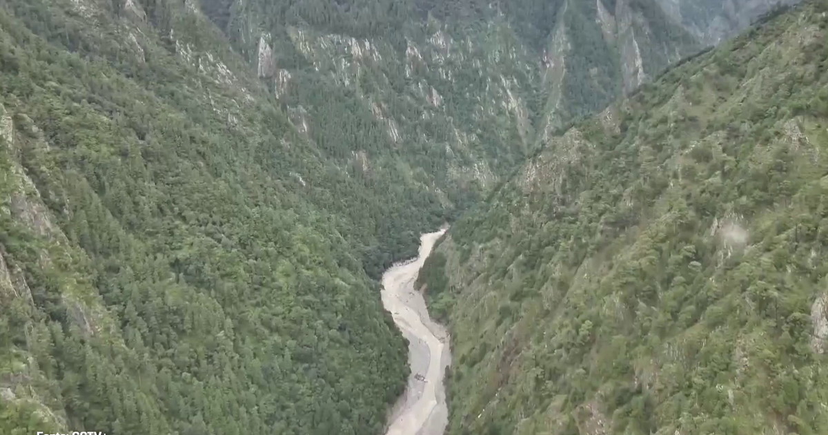 Cina, pericolo di esondazione di un lago artificiale dopo la frana
