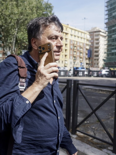 Il Tg1 becca Tavares: “Non sono latitante e non parlo della bomba. Lavitola resisti”
