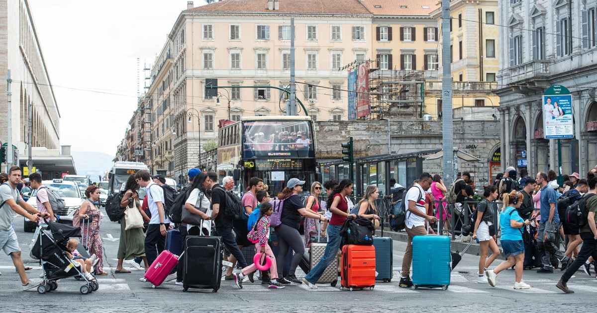 boom di turisti usa e asiatici a settembre da Iltempo.it boom di turisti usa e asiatici a settembre