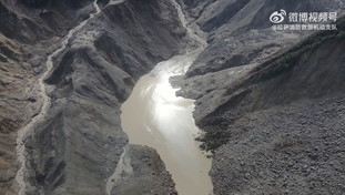 Disastro in Nepal, la seconda catastrofe incombe: il lago rischia di travolgere tutto