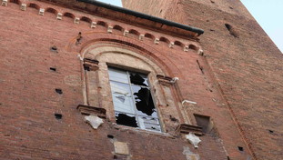 Nubifragio con grandinata choc: tetti divelti e alberi abbattuti. Danni al Duomo | <span style=color: rgb(153, 0, 0);>GUARDA</span>