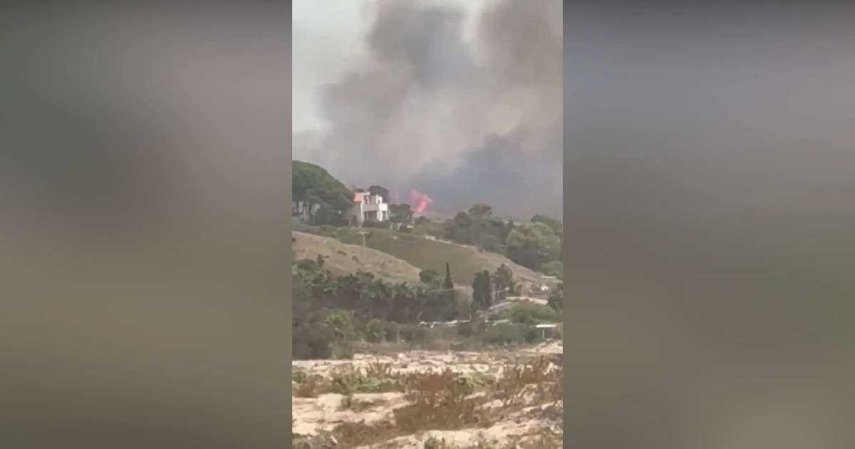 Vasto incendio nell'Agrigentino, 30 persone evacuate a Menfi