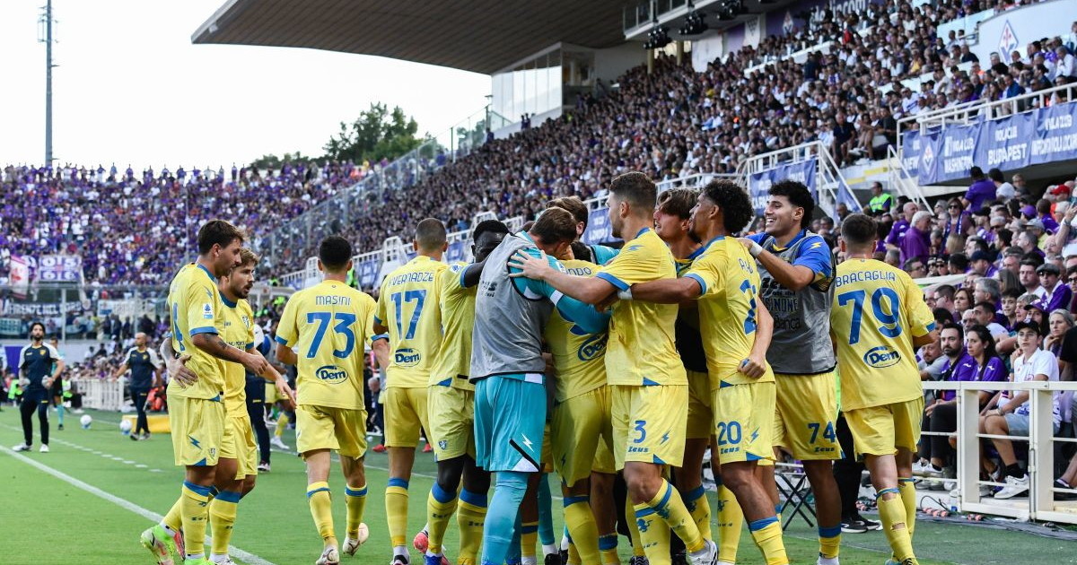 Fiorentina, festa centenario da incubo: il Frosinone cala il tris al franchi