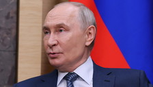 Blitz del capo della Cia a Mosca: Trump vuole incontrare Putin e Zelensky per chiudere la guerra