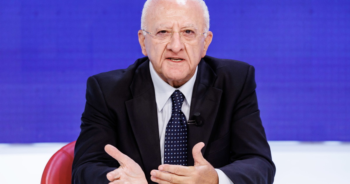 schiaffo di de luca all eroe della sinistra ranucci malato di narcisismo camorrismo giornalistico da Iltempo.it schiaffo di de luca all eroe della sinistra ranucci malato di narcisismo camorrismo giornalistico