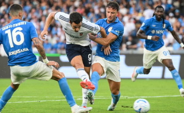 Baturina e Douvikas piegano il Napoli al Maradona, vince il Como 2-1