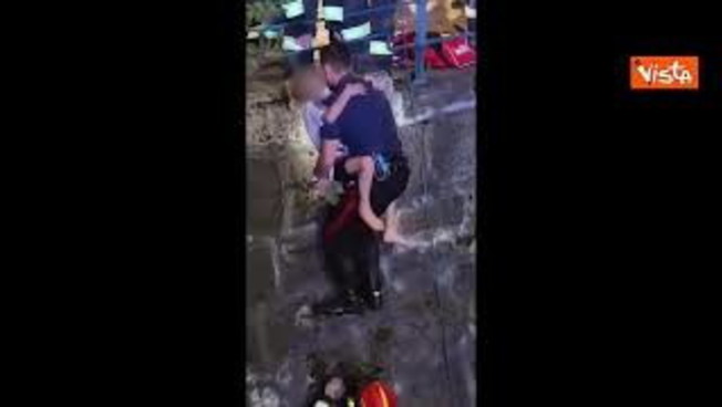 3 bambini tedeschi bloccati nel fiume passirio a merano salvati da carabinieri da Iltempo.it 3 bambini tedeschi bloccati nel fiume passirio a merano salvati da carabinieri
