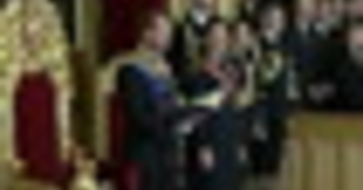 Re Haakon VIII di Norvegia presta giuramento davanti al Parlamento