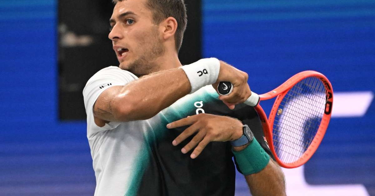 Cobolli rimonta Schoolkate agli Us open, Zverev vince un'altra battaglia