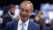 Bufera su Nigel Farage: due collaboratori lasciano per un'inchiesta sulle donazioni estere