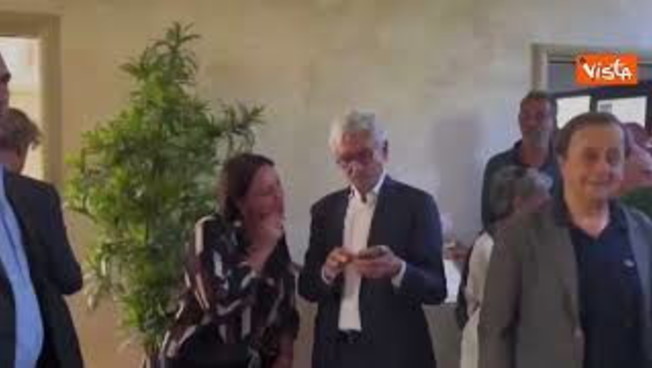 Camera ardente Fabio Mussi aperta a Piombino, presenti Fratoianni, D'Alema, Fassino, Petruccioli