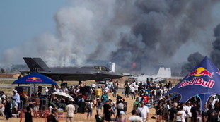 Grecia, tragedia all'air show. Il jet si schianta, morti i piloti