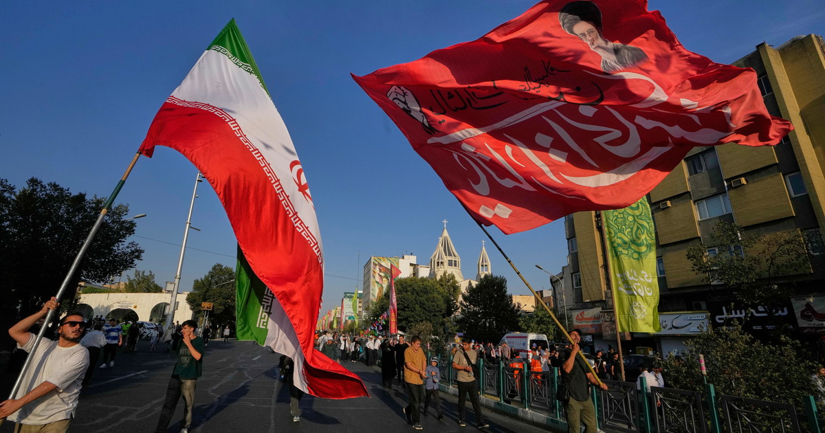 una all impiccagione l altra a 25 anni di carcere il regime iraniano spezza due gemelle liceali da Iltempo.it una all impiccagione l altra a 25 anni di carcere il regime iraniano spezza due gemelle liceali