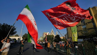 Una all&rsquo;impiccagione, l&rsquo;altra a 25 anni di carcere: il regime iraniano spezza due gemelle liceali