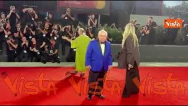 venezia 83 lino banfi sfila sul red carpet del film the echo chamber alla mostra del cinema da Iltempo.it venezia 83 lino banfi sfila sul red carpet del film the echo chamber alla mostra del cinema