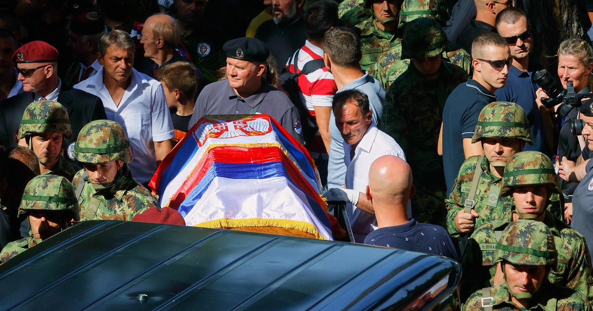 belgrado funerali solenni per il boia mladic polemica internazionale da Iltempo.it belgrado funerali solenni per il boia mladic polemica internazionale