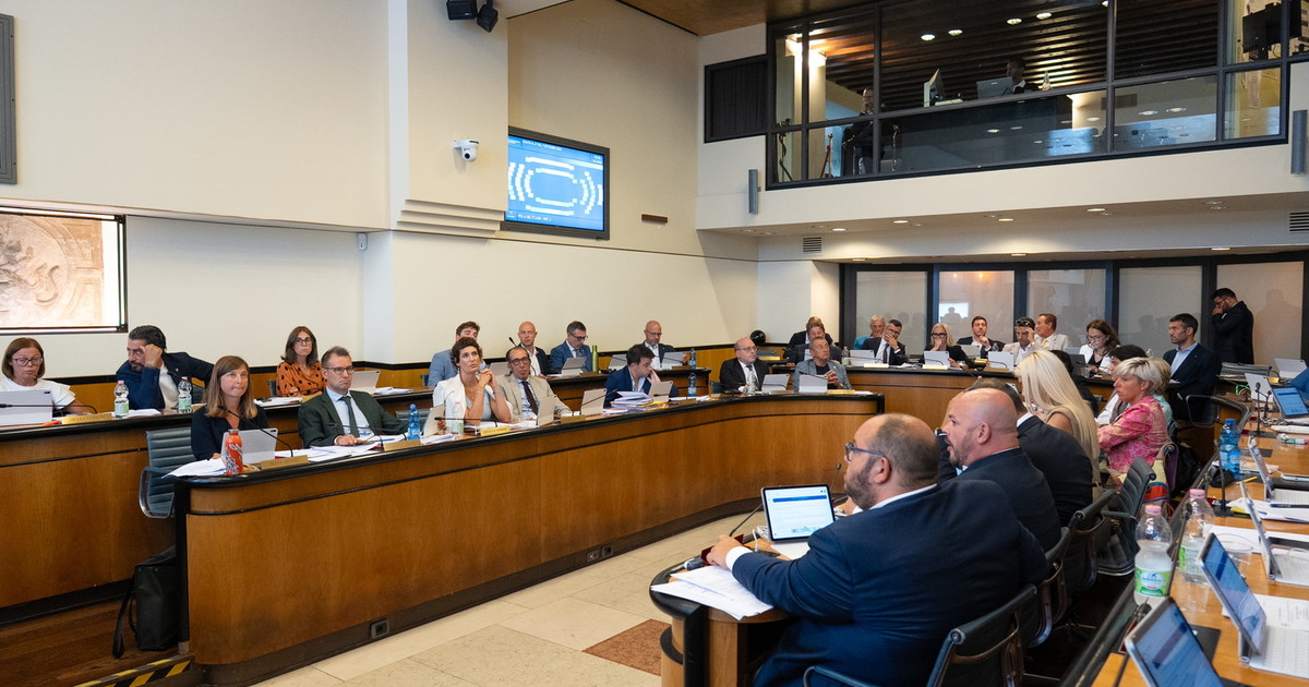 comunicato stampa crv ok a modifica della l reg n 54 2012 su assetto delle strutture dell esecutivo regionale da Iltempo.it comunicato stampa crv ok a modifica della l reg n 54 2012 su assetto delle strutture dell esecutivo regionale