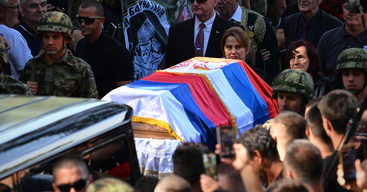 serbia i funerali del boia provocano un terremoto politico bosnia e ue alzano la voce da Iltempo.it serbia i funerali del boia provocano un terremoto politico bosnia e ue alzano la voce