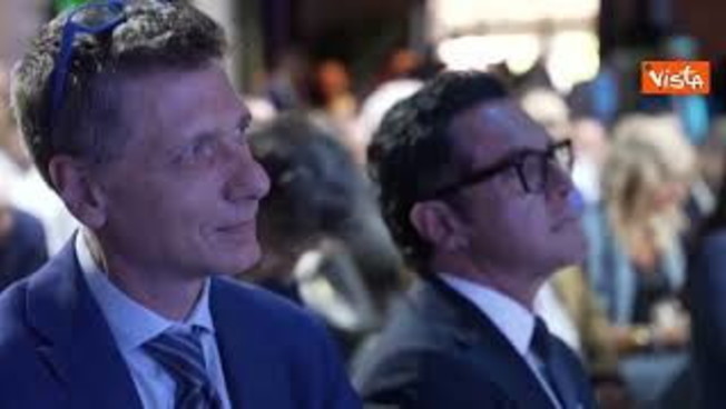 Giorgetti scherza sui conti pubblici: Da figlio di pescatore ho portato barca in acque sicure
