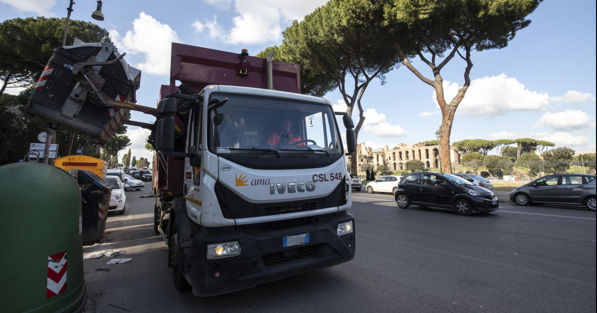 incubo rifiuti di domenica sos di ama ai privati per evitare il caos raccolta da Iltempo.it incubo rifiuti di domenica sos di ama ai privati per evitare il caos raccolta