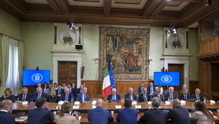 Ex Ilva, stop ai licenziamenti: il governo apre alla partecipazione pubblica