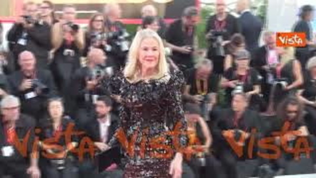 venezia 81 chaterine o hara sul red carpet l attrice 232 scomparsa a gennaio 2026 da Iltempo.it venezia 81 chaterine o hara sul red carpet l attrice 232 scomparsa a gennaio 2026