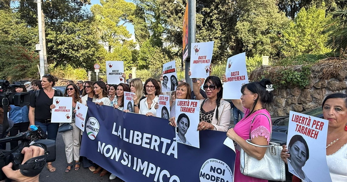 sit in davanti all ambasciata iraniana gelmini la libert224 non si impicca da Iltempo.it sit in davanti all ambasciata iraniana gelmini la libert224 non si impicca