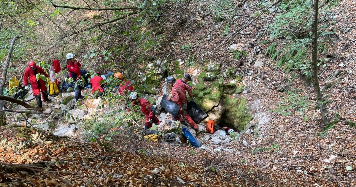 bosnia speleologa italiana cade in grotta completato con successo l intervento di soccorso da Iltempo.it bosnia speleologa italiana cade in grotta completato con successo l intervento di soccorso