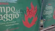 Il tempo della P38, odio rosso e scritte choc contro la festa dei giovani di FdI