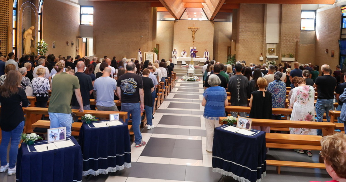 dolore e commozione ai funerali della famiglia di pietralata chiediamoci cosa potevamo fare da Iltempo.it dolore e commozione ai funerali della famiglia di pietralata chiediamoci cosa potevamo fare