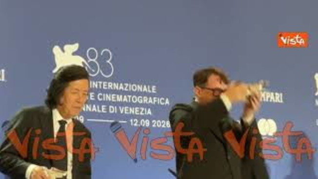 venezia 83 applausi per i premiati in sala stampa il leone d oro a may el toukhy da Iltempo.it venezia 83 applausi per i premiati in sala stampa il leone d oro a may el toukhy