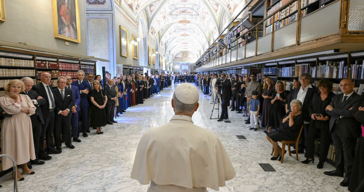 leone cancella i tagli agli stipendi dei cardinali decisi da bergoglio per il covid da Iltempo.it leone cancella i tagli agli stipendi dei cardinali decisi da bergoglio per il covid