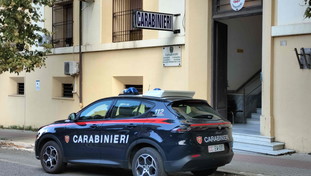 Napoli, adesca una ragazza sui social e la violenta in cantina. Arrestato