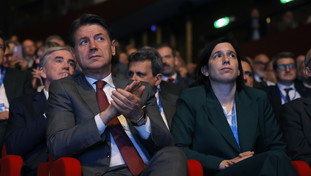 Boom di Conte nel campo largo: Ghisleri incorona l'ex premier davanti a Schlein. Pd al tappeto