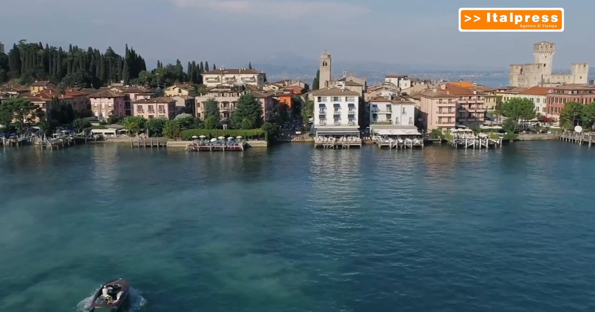 Turismo, meno arrivi ma soggiorni più lunghi