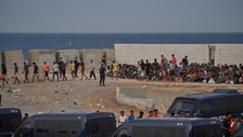 Business dell'orrore a Ceuta: la polizia smantella la banda che portava i migranti in Europa