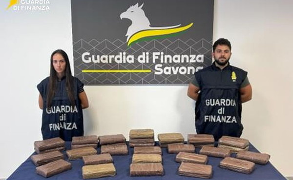 Savona, arrestati 2 corrieri con 34 Kg di cocaina occultati in un camper