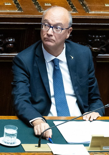 Busta con proiettile a Valditara, le minacce choc al Ministero. Solidarietà di Meloni e della maggioranza