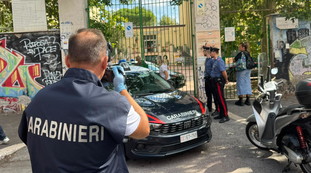 Prof aggredita, acquisiti i dati cellulare del 13enne. Si cercano possibili istigatori