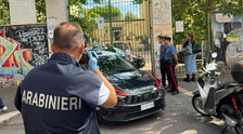 Prof aggredita, acquisiti i dati cellulare del 13enne. Si indaga su possibili istigatori