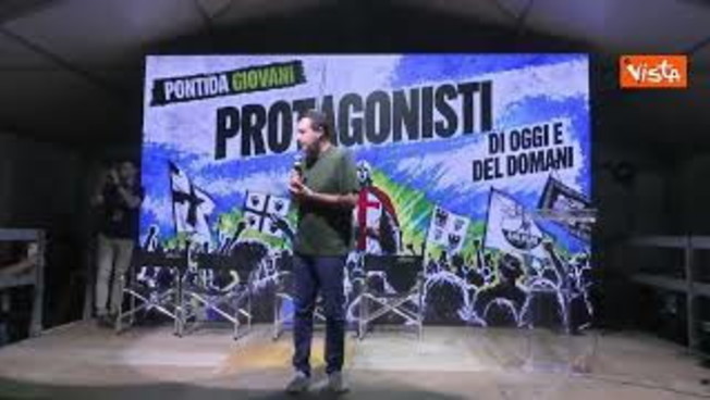 c 232 solo un capitano coro per matteo salvini a pontida giovani da Iltempo.it c 232 solo un capitano coro per matteo salvini a pontida giovani