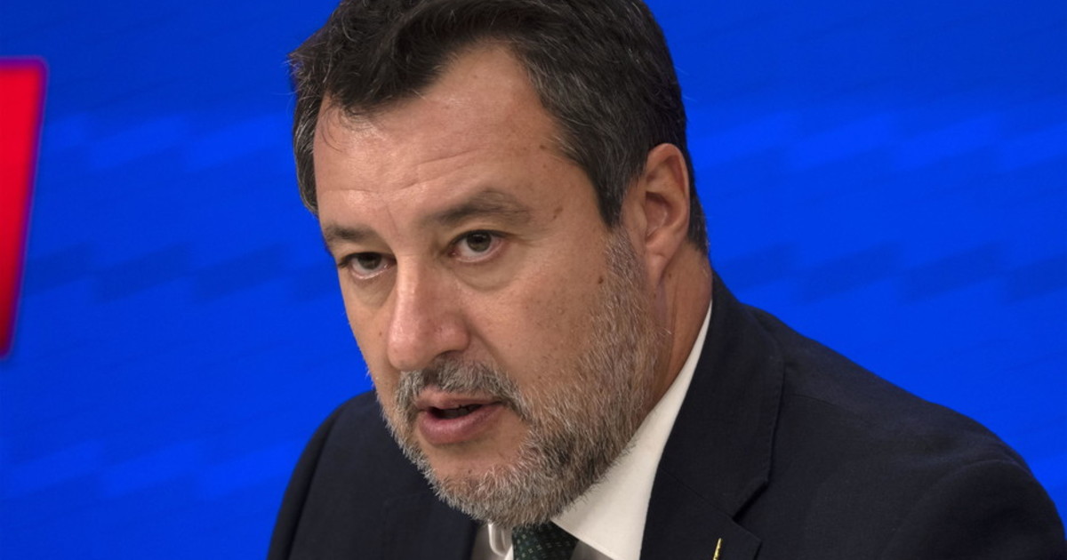 Salvini a sorpresa annuncia il congresso straordinario: "Chiedo se ho ancora la fiducia”