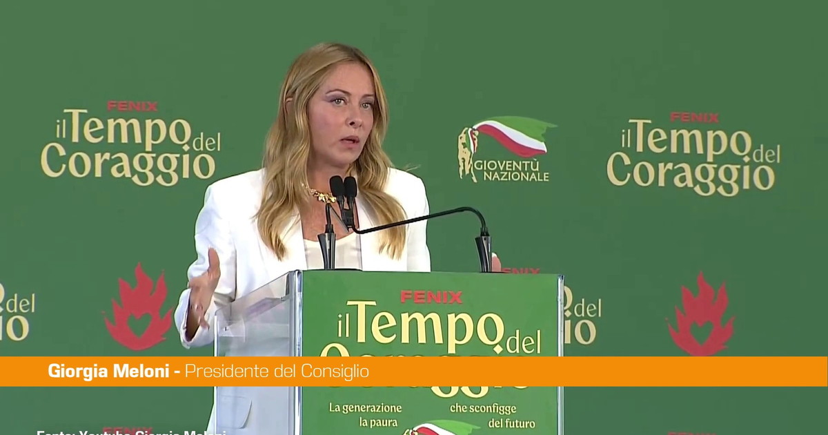 Meloni "Introdurremo il divieto di burqa e niqab a scuola"