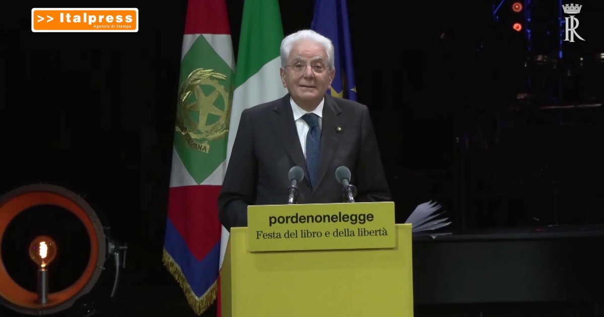 Mattarella "Dialogo tra le culture e confronto delle idee motore della storia"