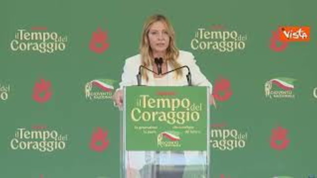 Meloni: A breve norma per tetto a numero studenti stranieri in classe e divieto di burqa a scuola
